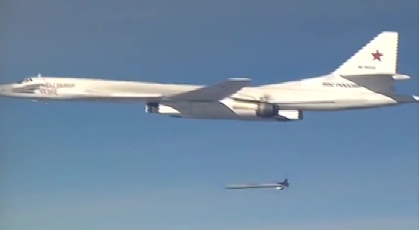 Запуск крылатой ракеты X-555 со стратегического бомбардировщика-ракетоносца Ту-160