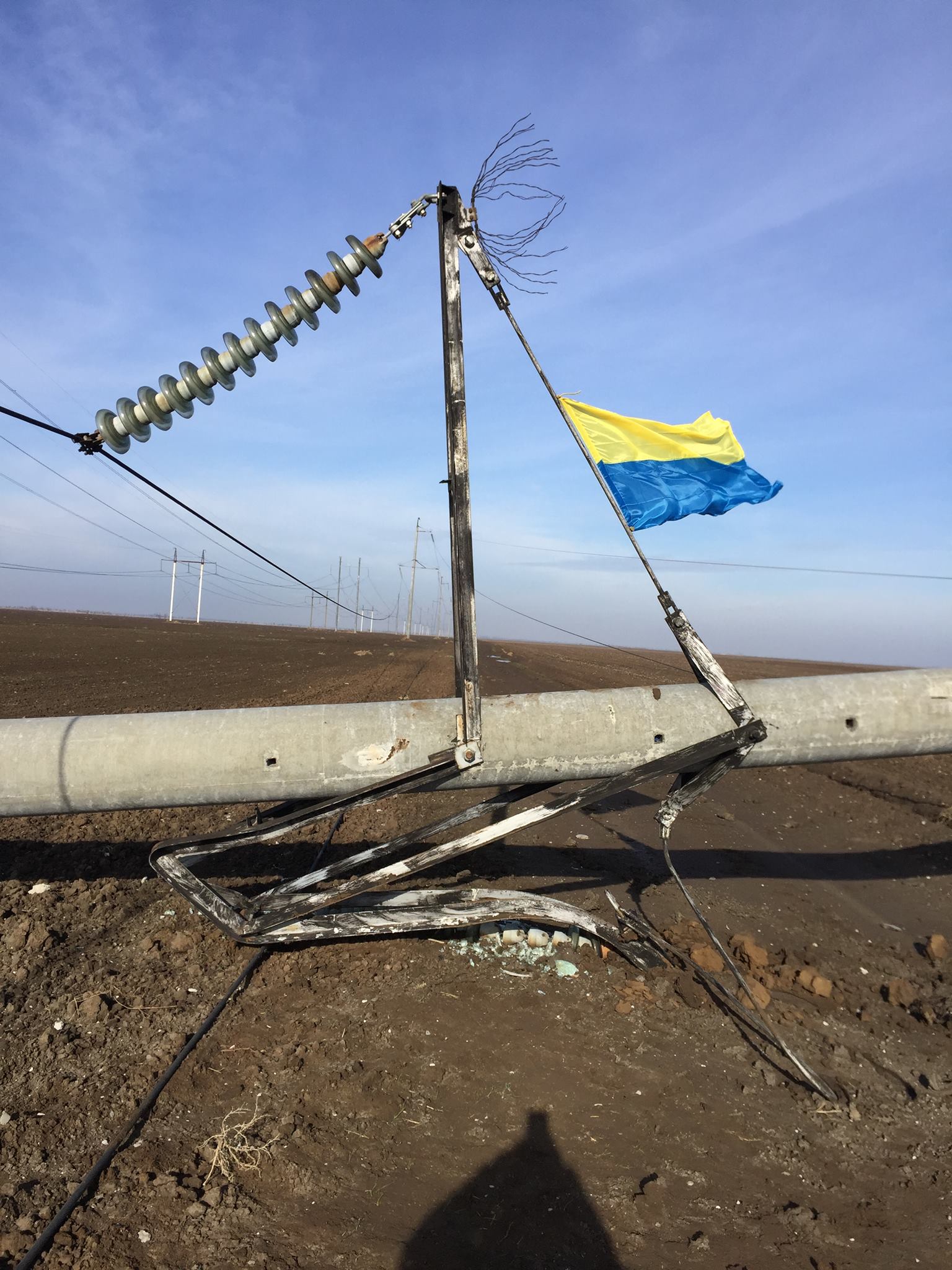 Повреждение ЛЭП на границе Крыма с Украиной