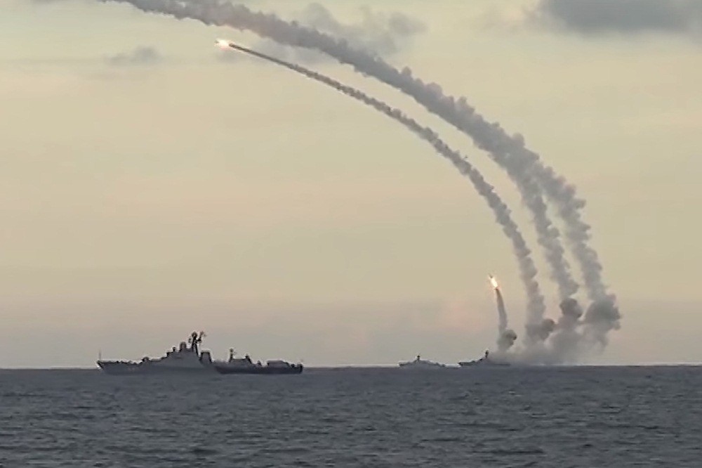 Запуск крылатых ракет из акватории Каспийского моря