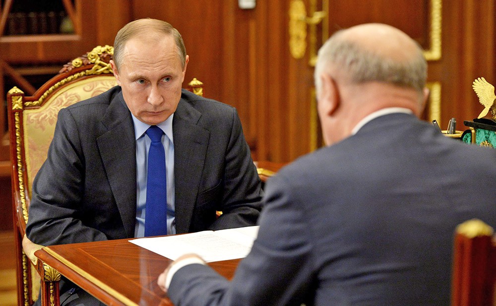 Президент России Владимир Путин и губернатор Самарской области Николай Меркушкин