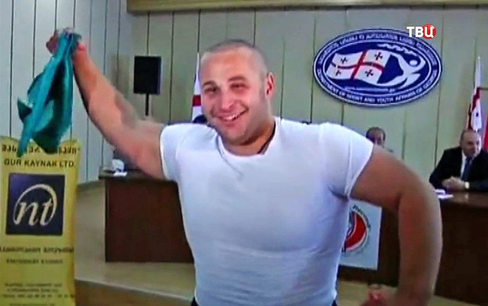 Чемпион по надуванию грелок носом Джемал Ткешелашвили задержан