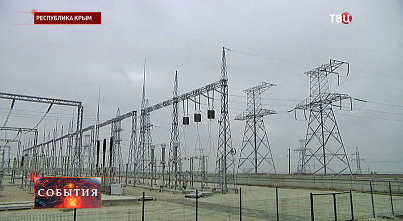 Линии электропередач в окрестностях села Партизанское в Крыму