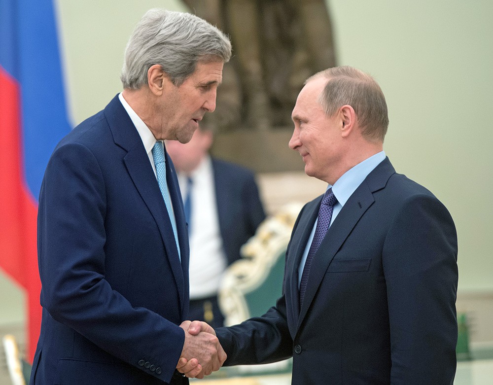 Президент России Владимир Путин и госсекретарь США Джон Керри