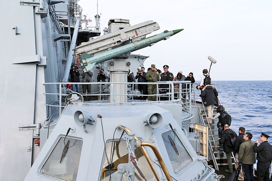 Работа журналистов на борту ракетного крейсера «Москва» у берегов Сирии