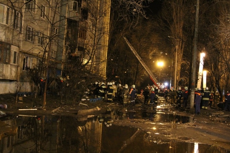 МЧС на месте взрыва в доме в Волгограде