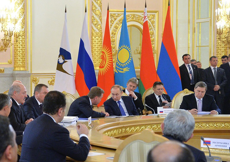 Президент России Владимир Путин на заседании саммита ОДКБ в Кремле
