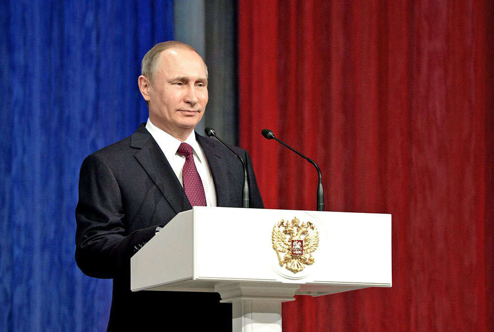 Владимир Путин на торжественном вечере, посвящённом Дню спасателя