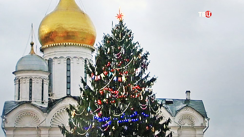 Главная новогодняя ёлка в Кремле