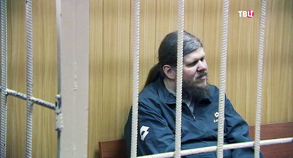 Андрей Попов, называющий себя "богом Кузей" в зале суда 