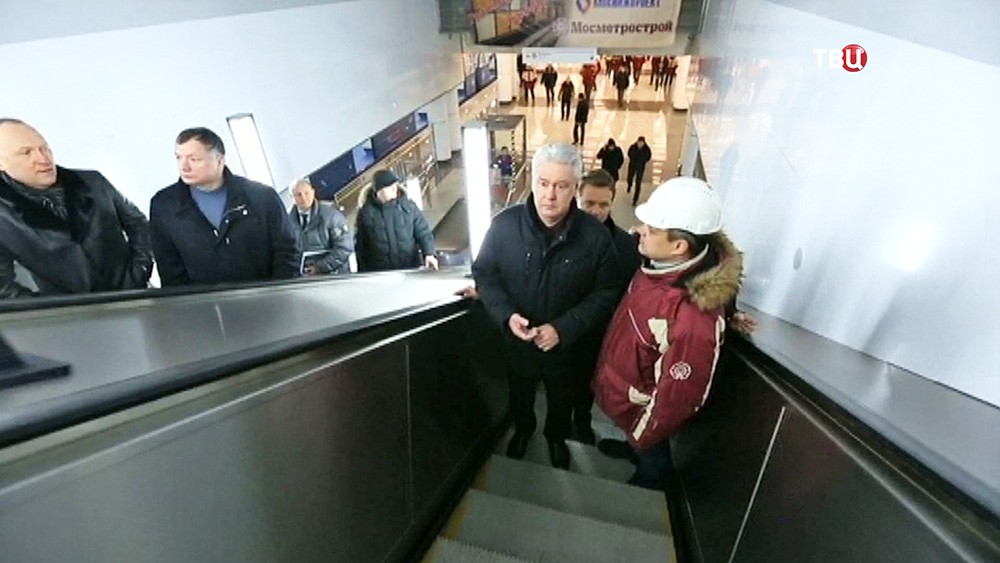 Собянин проехал в метро деловой центр Раменки открытие. Мфц раменки часы