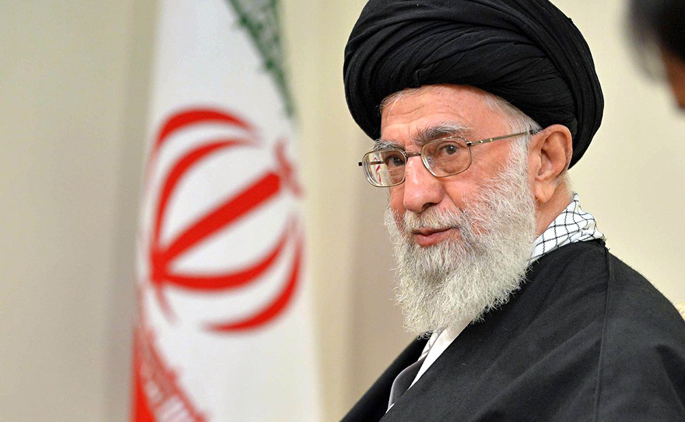 Духовный лидер Ирана Аятола Хаменеи