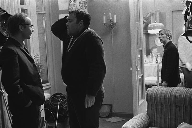 режиссер служебного. режиссер служебного. эльдар рязанов в фильме служебный роман. режиссер служебного. режиссер служебного.