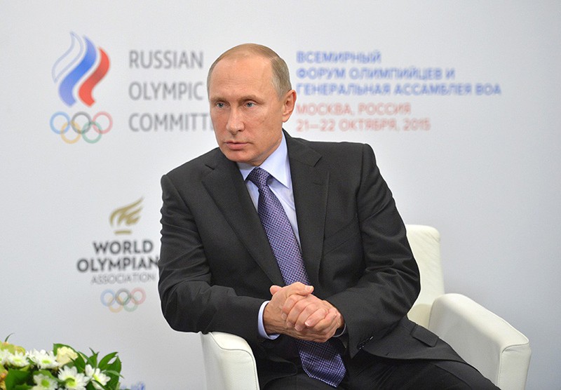 Президент России Владимир Путин во время встречи с президентом Международного олимпийского комитета Томасом Бахом 