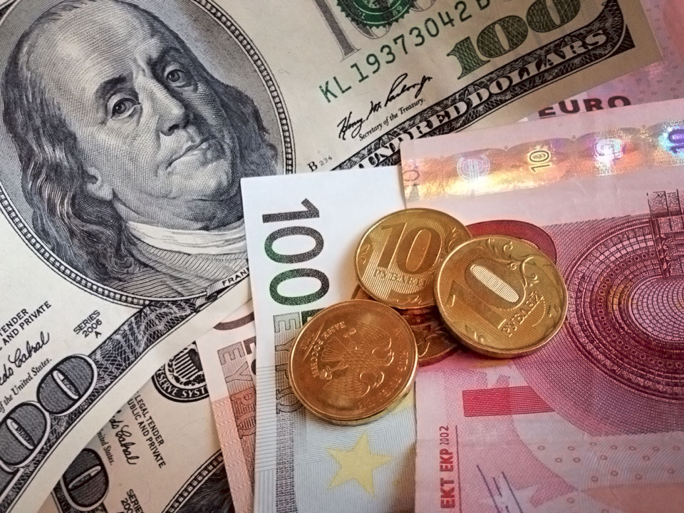 Рубли, доллары и евро