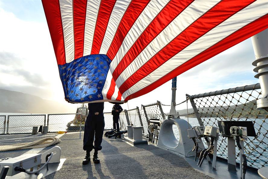 Флаг США на военном корабле