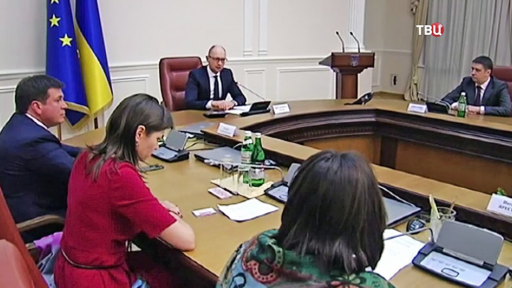 Арсений Яценюк на заседании правительства Украины