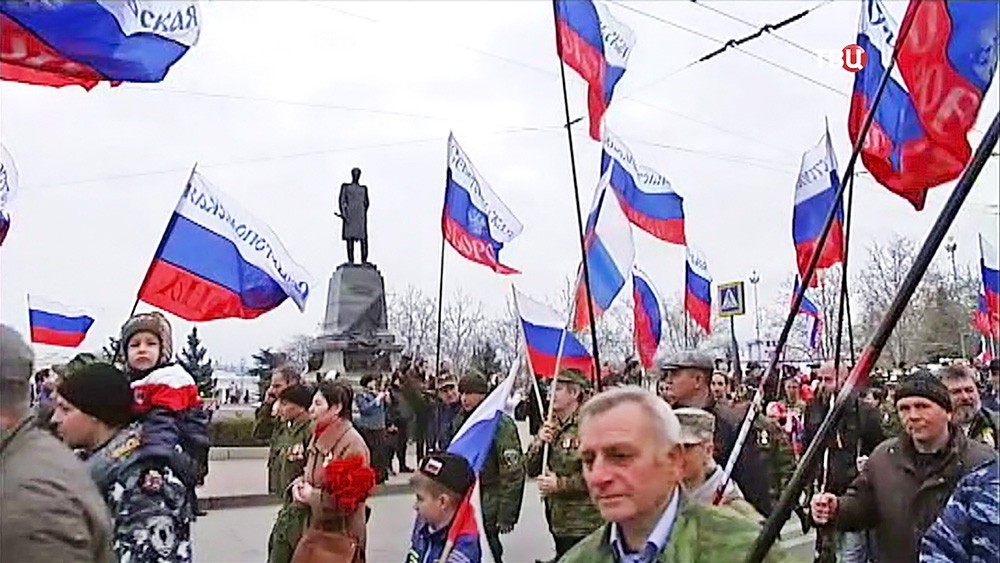 Крымчане празднуют присоединение к России