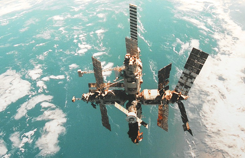 Орбитальная станция "Мир"