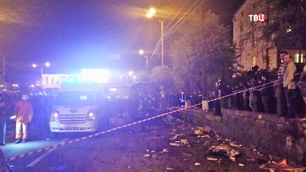 Последствия взрыва в Ереване