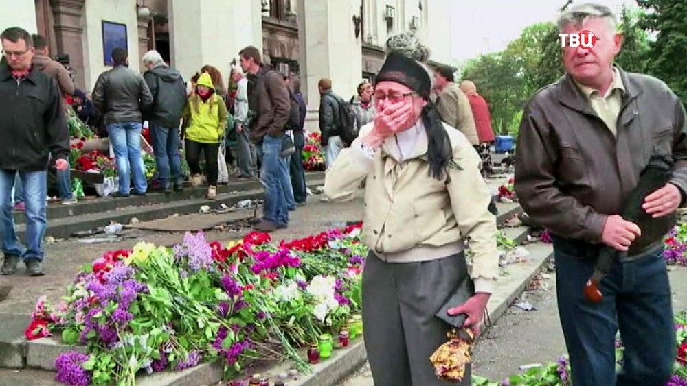 Траурные мероприятия у Дома профсоюзов в Одессе