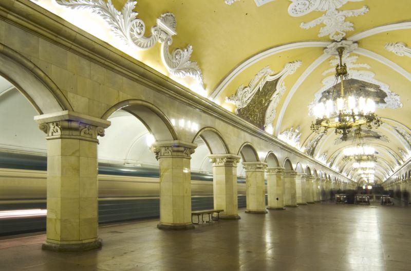 Станция московского метро "Комсомольская"