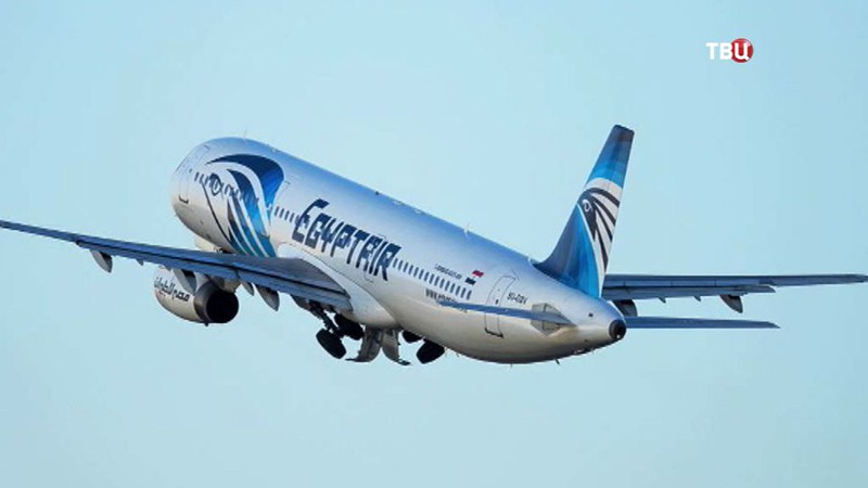 Самолёт авиакомпании EgyptАir A320
