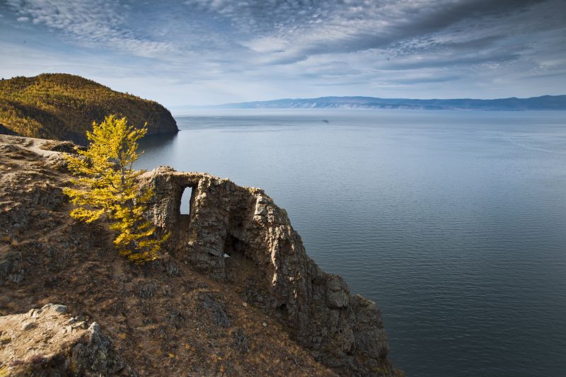 Байкал скала зеркало желаний