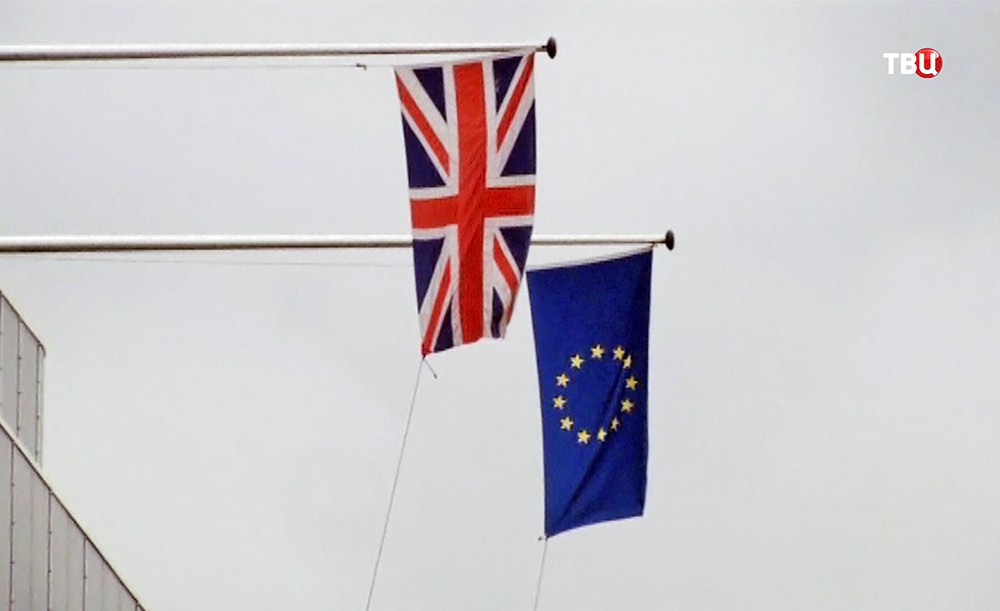 Флаги Великобритании и Евросоюза
