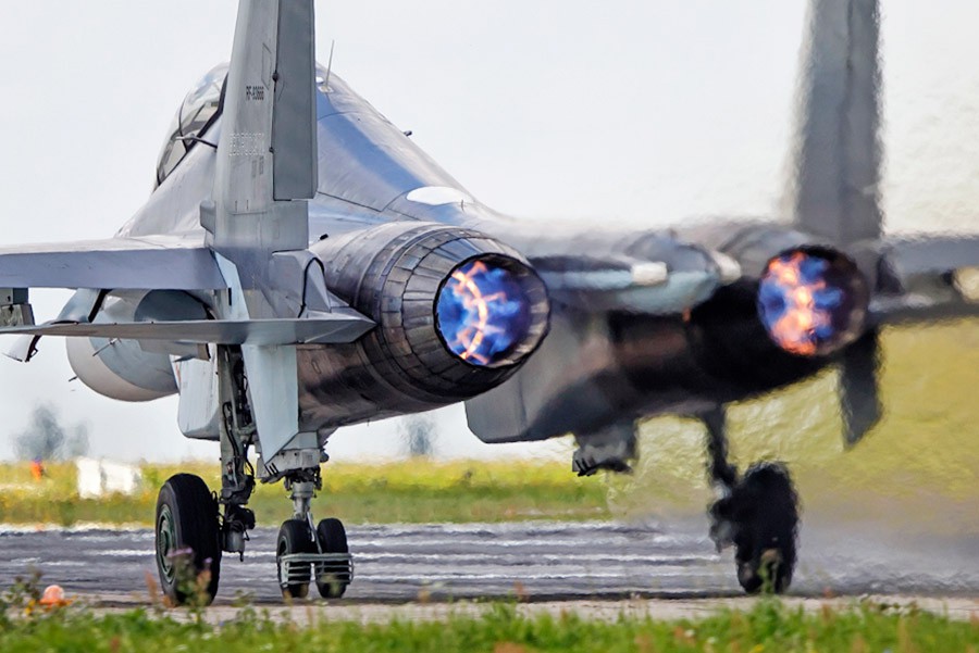 Истребитель Су-30 ВКС России
