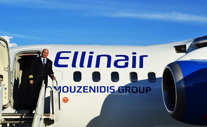 Самолет греческой авикомпании Ellinair