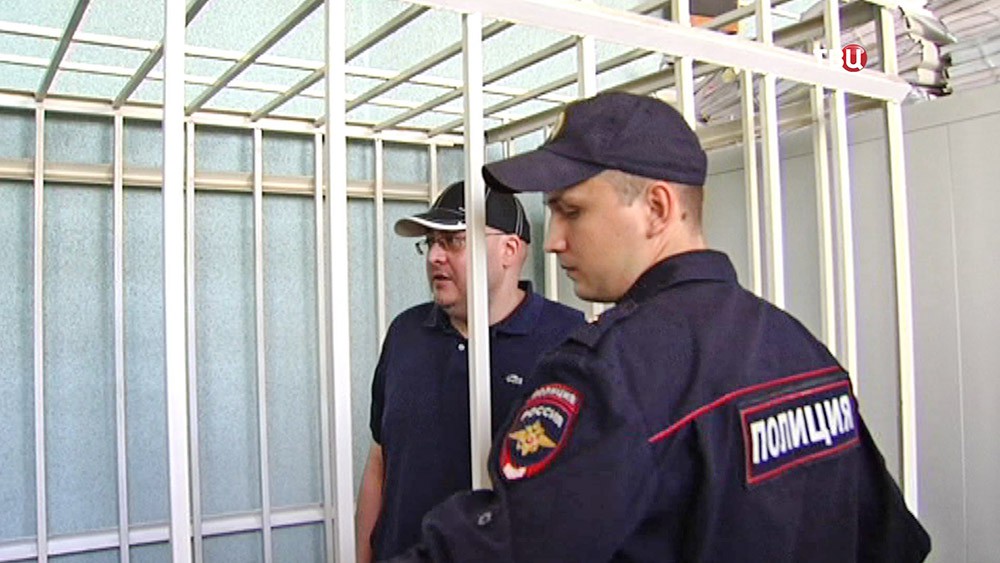 Экс-полицейский Алексей Алёхин соучастник в захвате квартиры