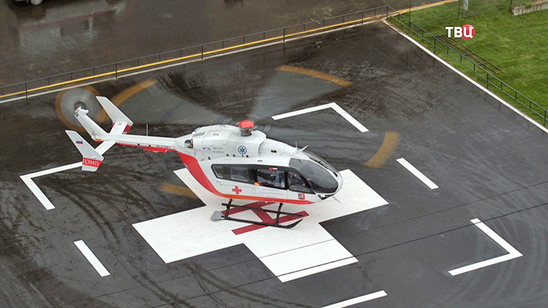 Вертолет скорой помощи 