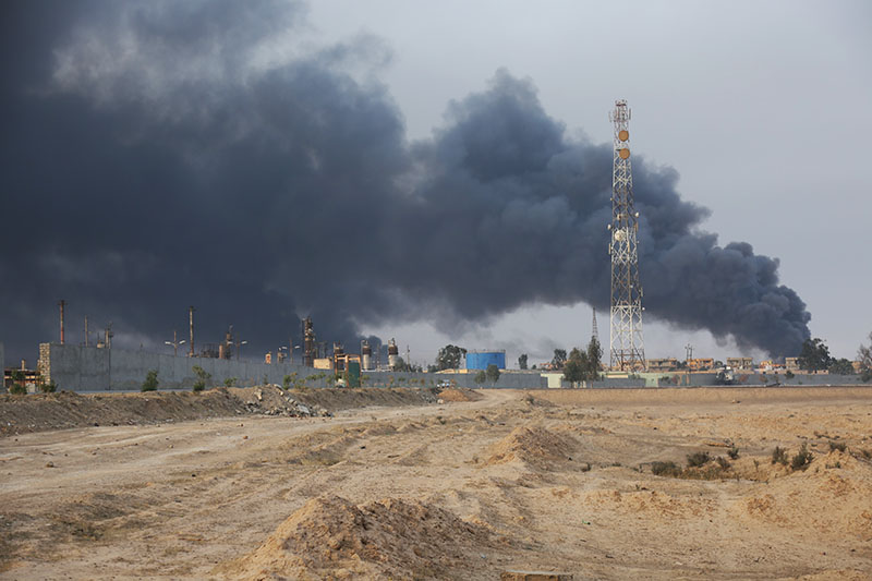 Нефтяные скважины около города Мосул, Ирак
