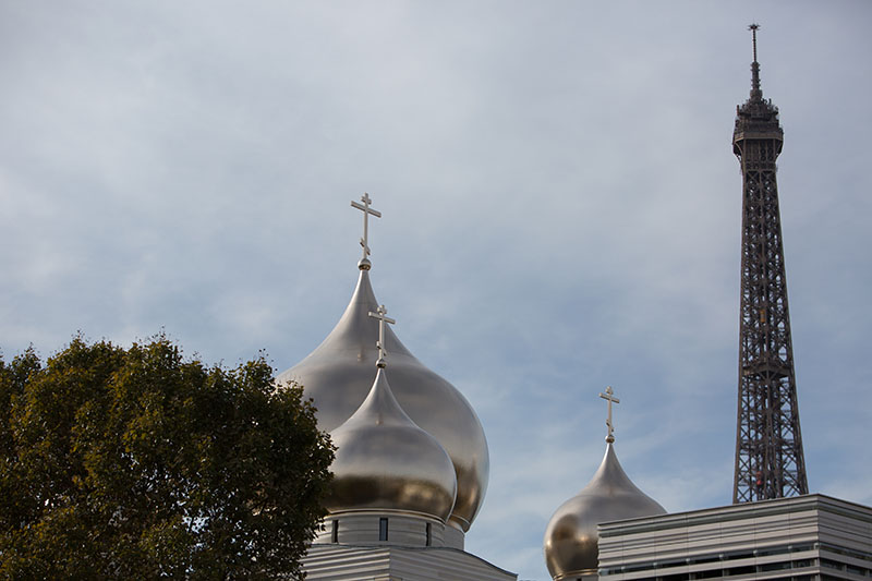 Вид на Российский духовно-культурный православный центр