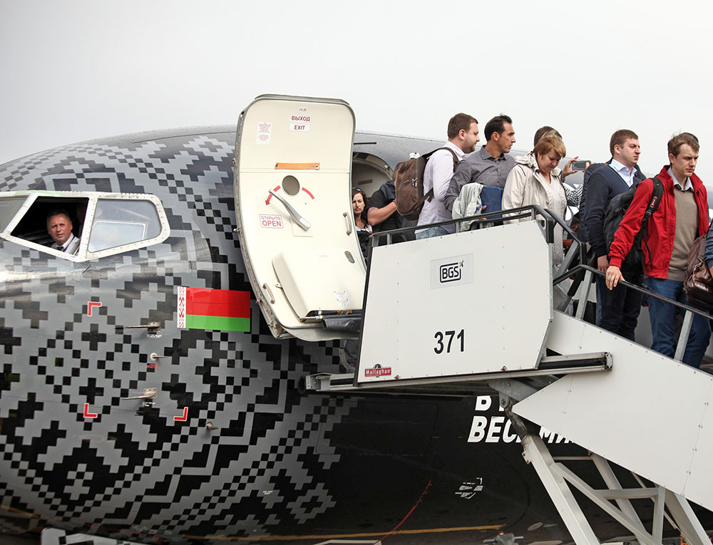 Пассажиры самолета авиакомпании "Белавиа"