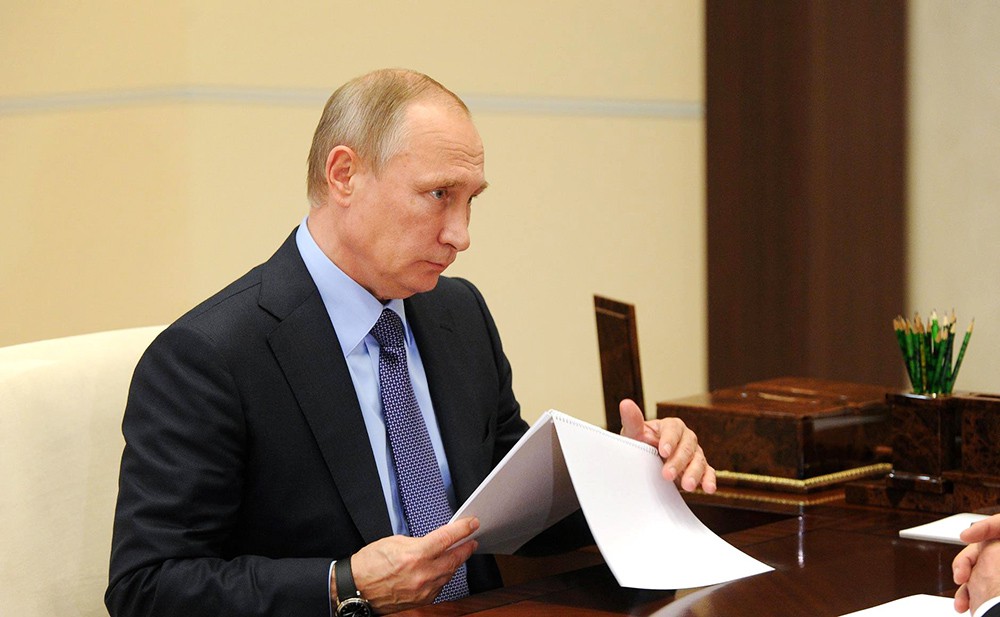 Президент России Владимир Путин и глава таможенной службы Владимир Булавин