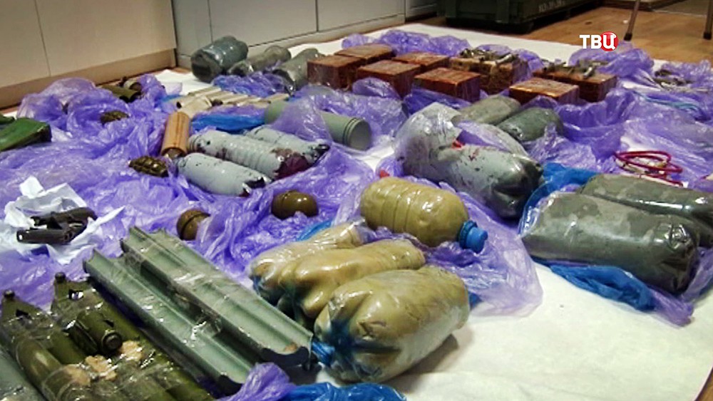 Изъятая взрывчатка у задержанных в Крыму украинских диверсантов