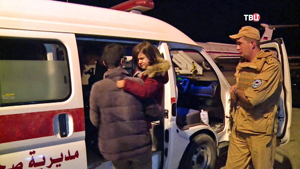 Детей из Сирии эвакуируют в военный госпиталь