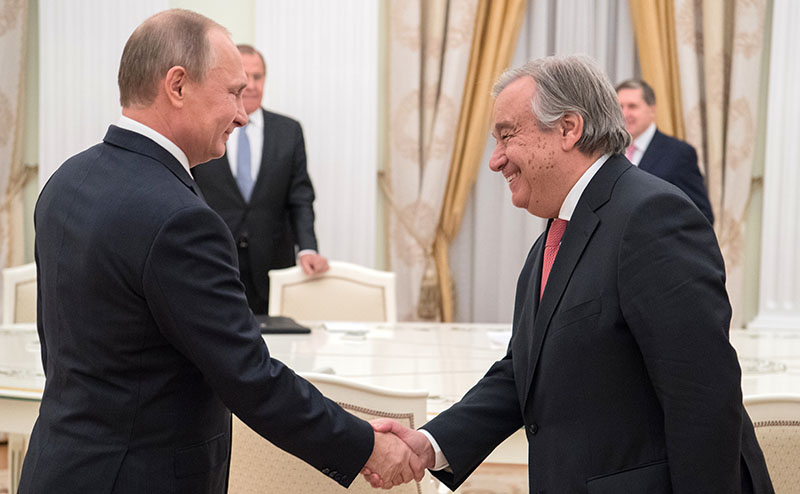 Президент России Владимир Путин и Генеральный секретарь ООН Антониу Гутерреш 