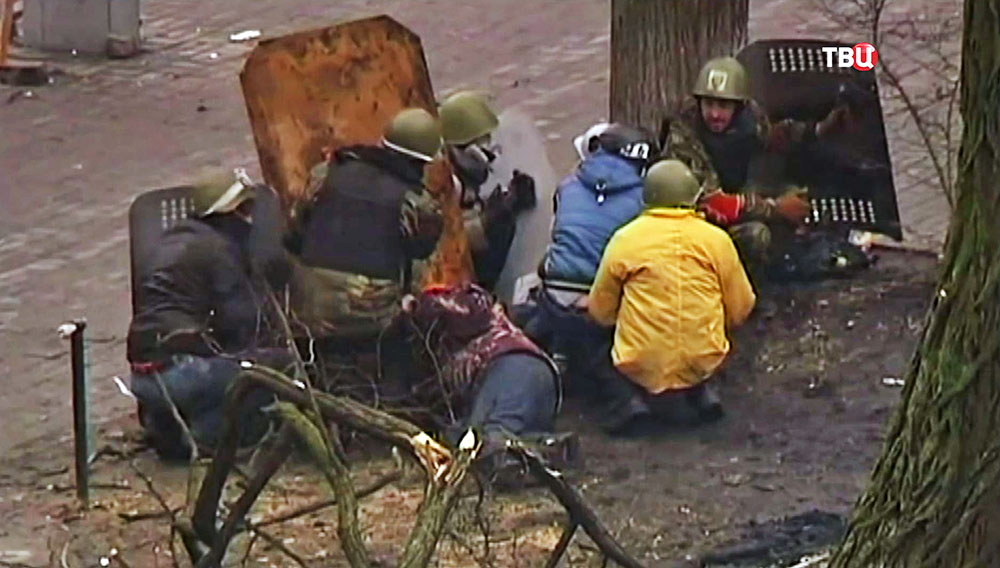 Столкновения с полицией во время беспорядков на Майдане 2014 года