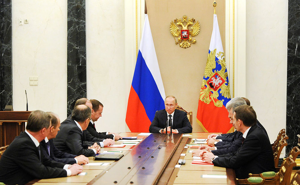 Президент России Владимир Путин провел совещание с членами Совбеза