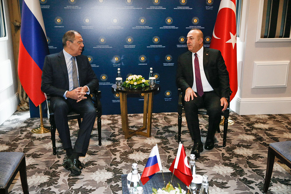 Глава МИД России Сергей Лавров и министр иностранных дел Турции Мевлют Чавушоглу  