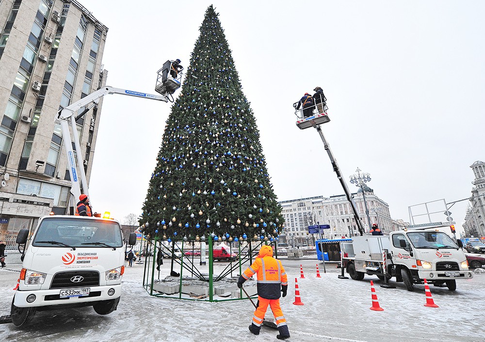 Подготовка Москвы к Новому году и Рождеству