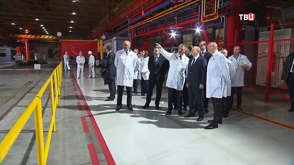 Президент России Владимир Путин посетил ПАО "Челябинский трубопрокатный завод"