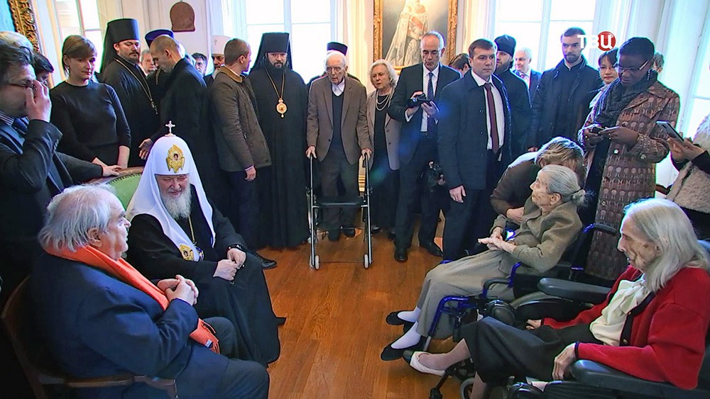 Патриарх Московский и всея Руси Кирилл посетил "Русский дом" во Франции