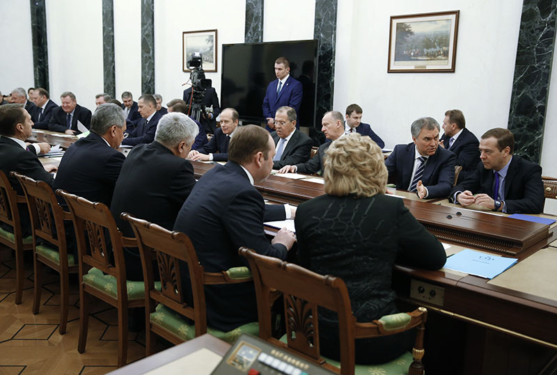 Президент РФ Владимир Путин проводит совещание с постоянными членами Совета безопасности РФ