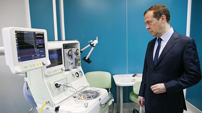 Дмитрий Медведев посетил больницу