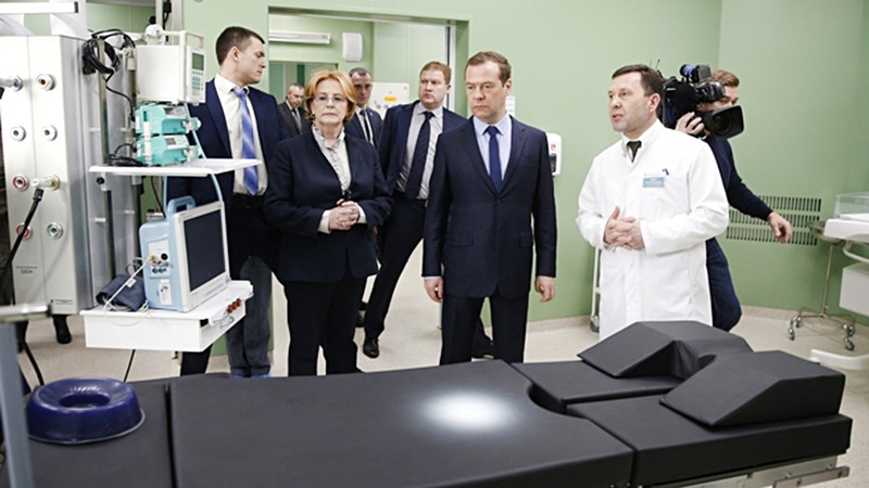 Дмитрий Медведев и Вероника Скворцова осмотрели больнице