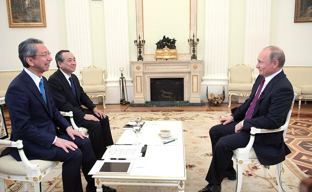 Владимир Путин даёт интервью телекомпании Nippon Television Network Corporation и газете Yomiuri Shimbun