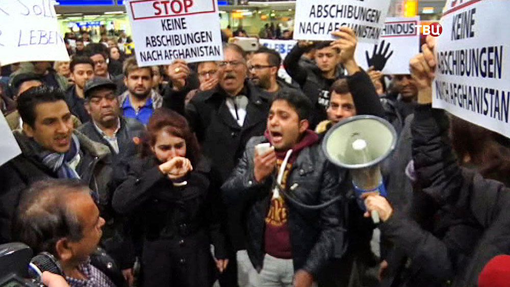 Митинг против депортации из Германии